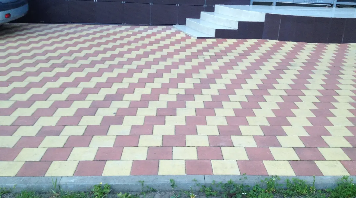 Cветодиодная тротуарная плитка